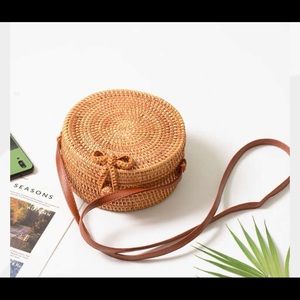 Retro brown circle crossbody straw bag